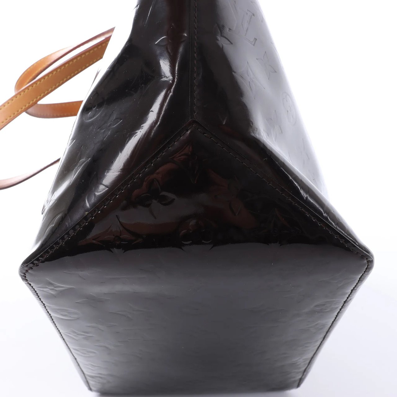 Louis Vuitton Bellevue GM Vernis Leather Shoulder Bag in Burgundy M93589 Divers