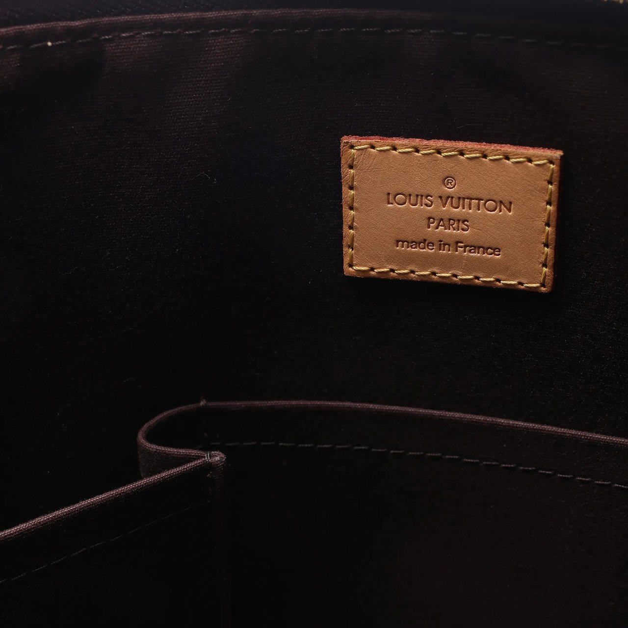 Louis Vuitton Bellevue GM Vernis Leather Shoulder Bag in Burgundy M93589 Divers