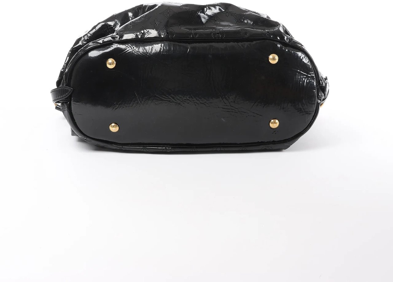 Louis Vuitton Surya XL Monogram Mahina Patent Leather Shoulder Bag in Black M95796 Zwart
