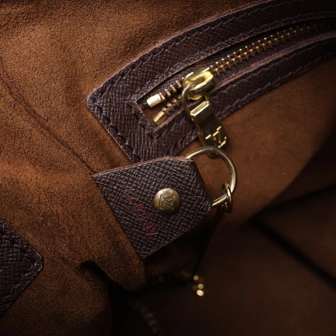 Louis Vuitton Malle Damier Ebene Shoulder Bag in Brown Bruin