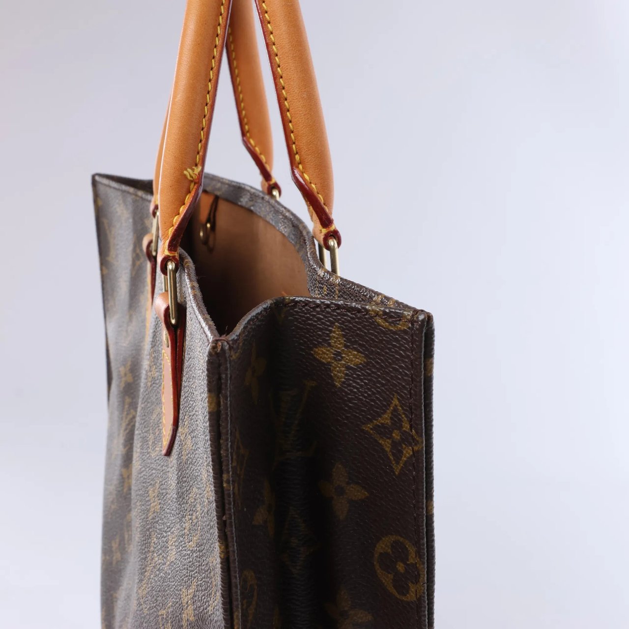 Louis Vuitton Sac Plat Monogram Canvas Handbag in Brown Bruin