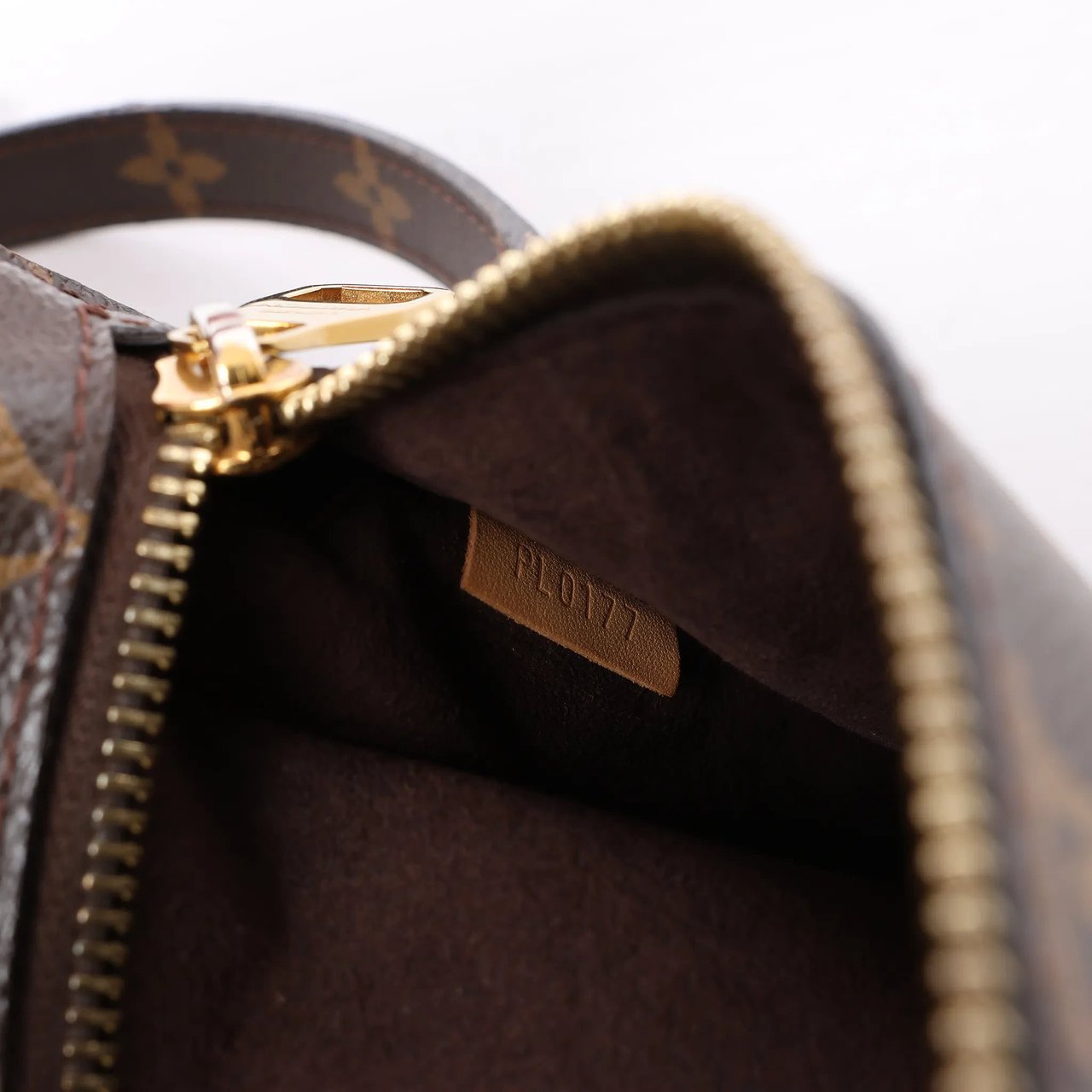 Louis Vuitton Metis MM Pochette Monogram Canvas Crossbody Bag in Brown M44875 Bruin
