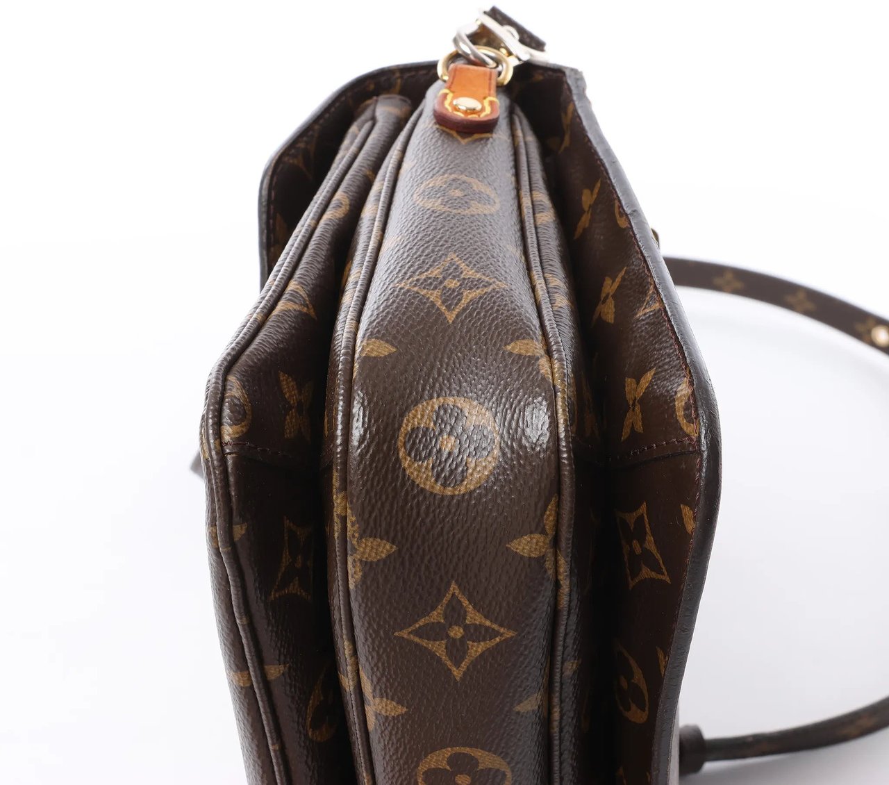 Louis Vuitton Metis MM Pochette Monogram Canvas Crossbody Bag in Brown M44875 Bruin