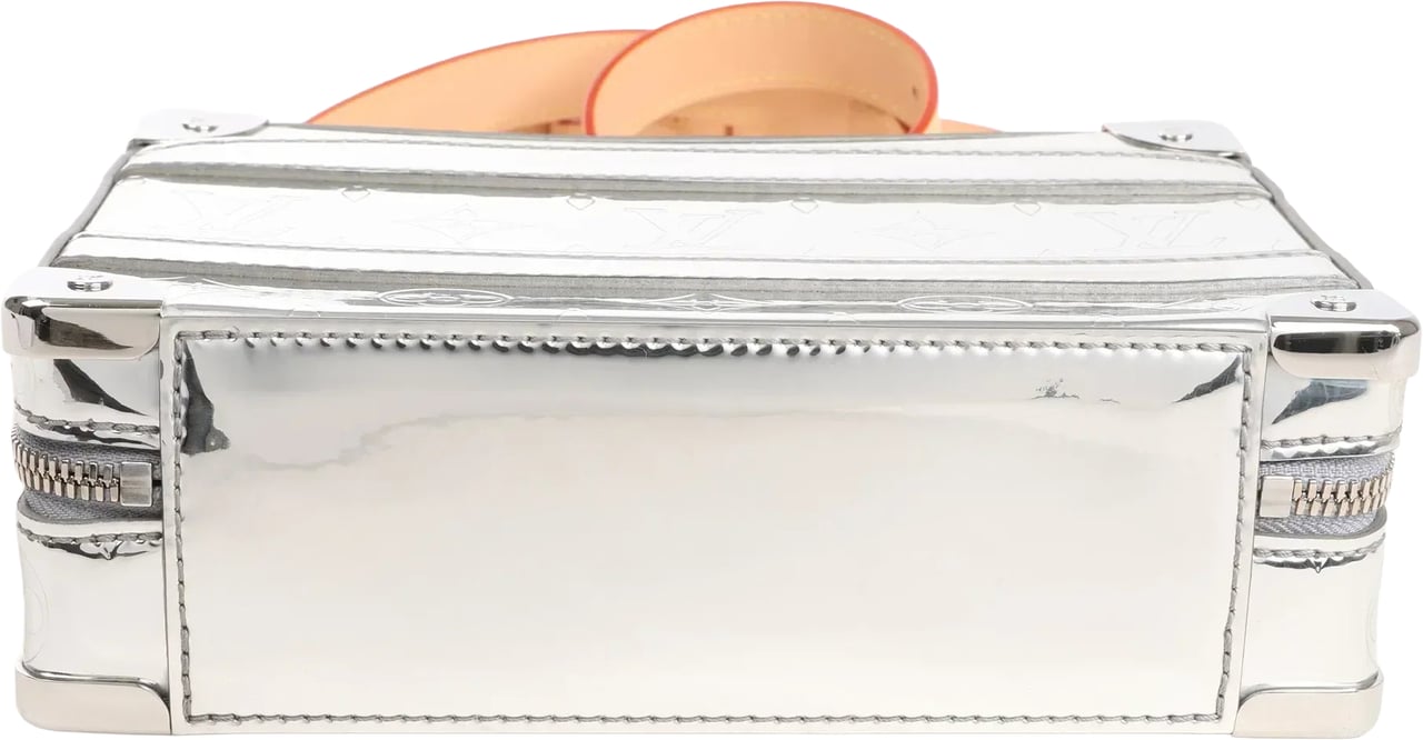 Louis Vuitton Soft Trunk Monogram Canvas Crossbody Bag in Silver M45885 Zilver