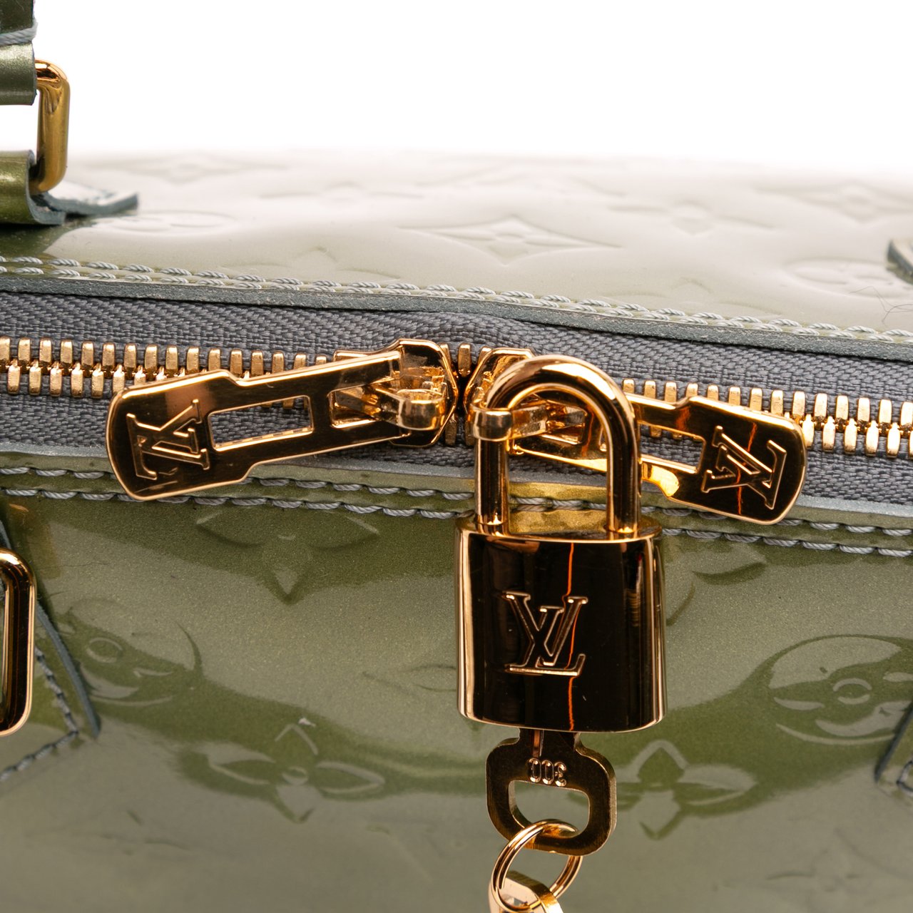 Louis Vuitton Monogram Vernis Alma GM Groen