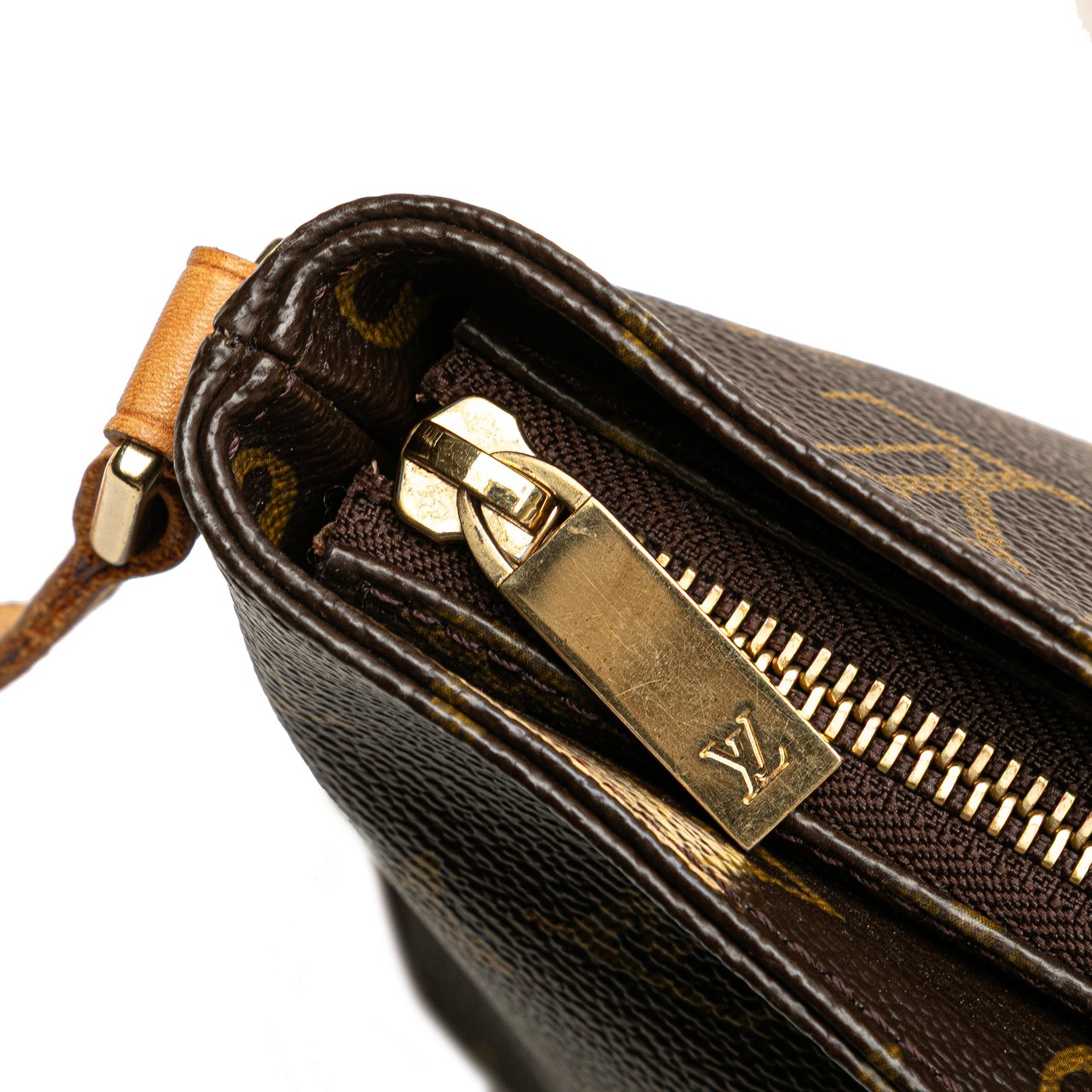 Louis Vuitton Monogram Trotteur Bruin