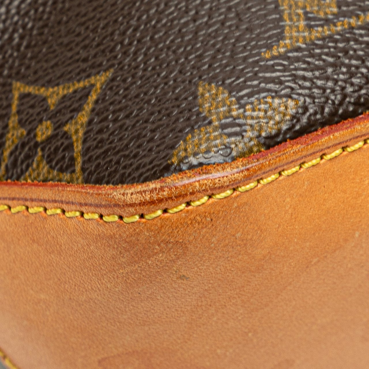 Louis Vuitton Monogram Trotteur Bruin