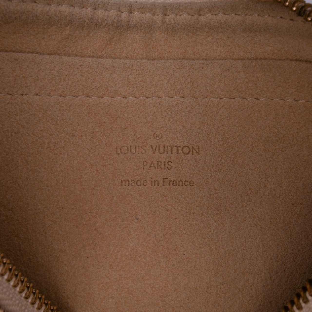 Louis Vuitton Damier Azur Trunks Labels Pochette Milla MM Wit