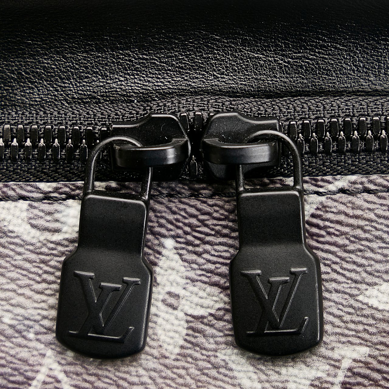 Louis Vuitton Monogram Galaxy Discovery Bumbag Zwart