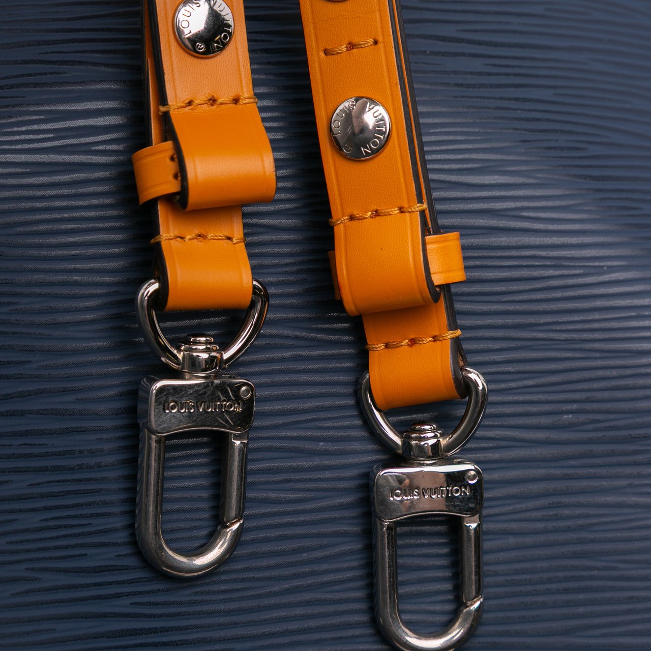Louis Vuitton Epi Neonoe BB Blauw