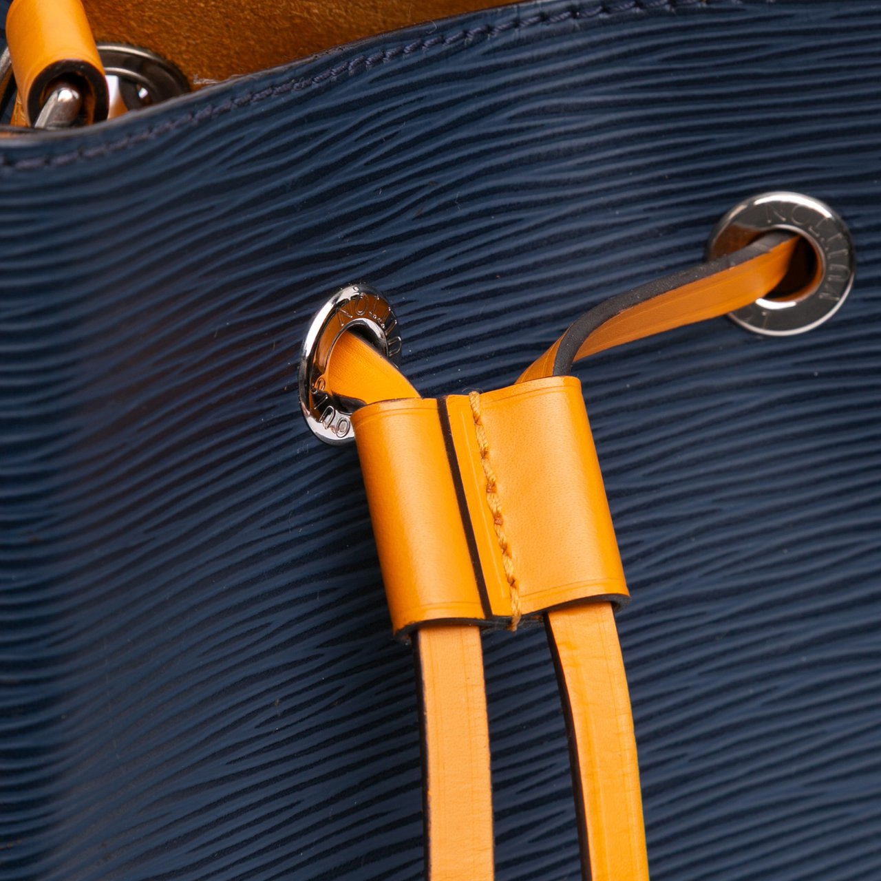Louis Vuitton Epi Neonoe BB Blauw