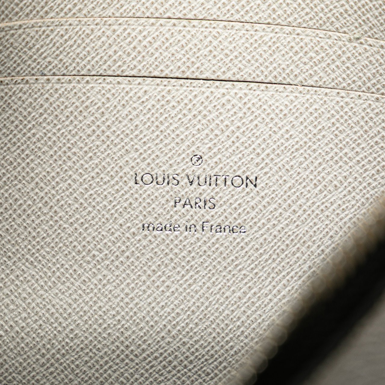 Louis Vuitton Monogram Taigarama Pochette Discovery PM Wit