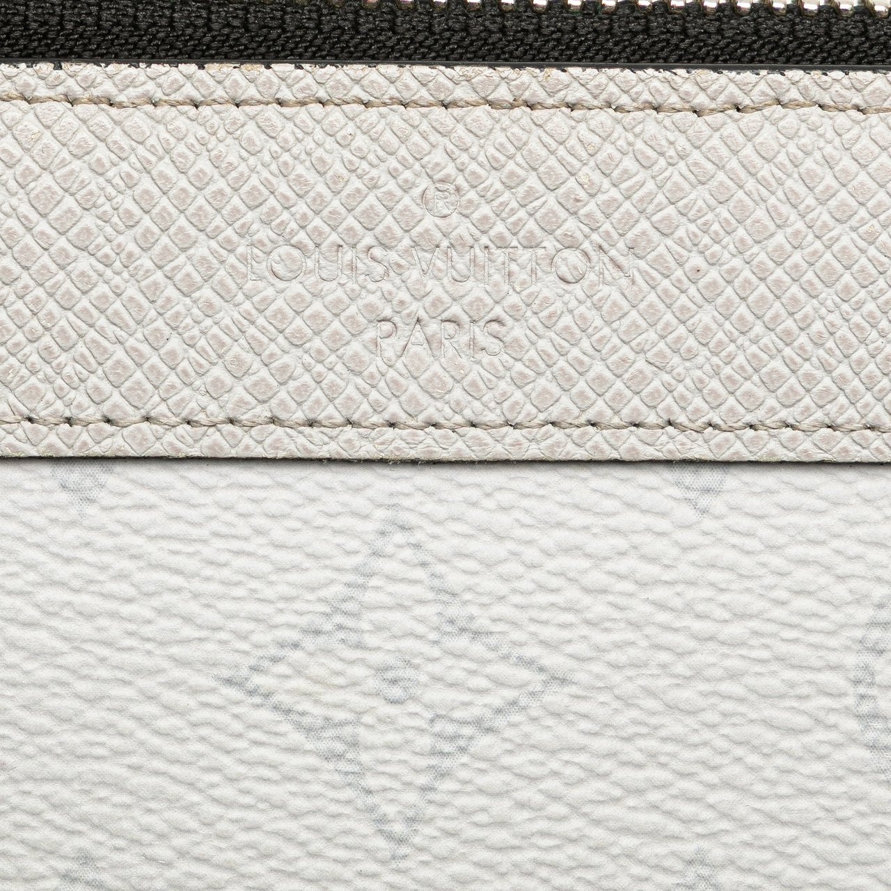 Louis Vuitton Monogram Taigarama Pochette Discovery PM Wit