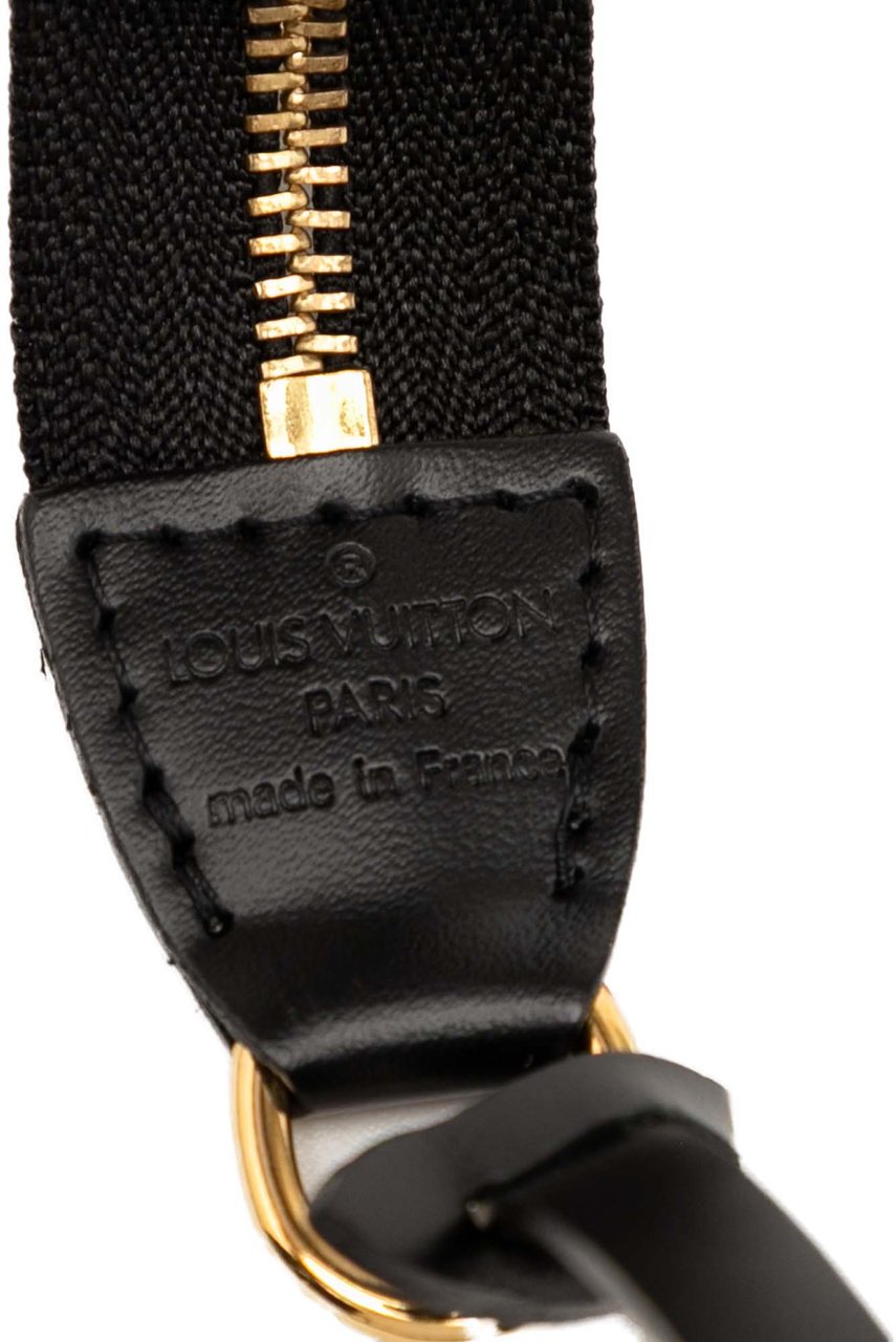 Louis Vuitton Epi Pochette Accessoires Zwart