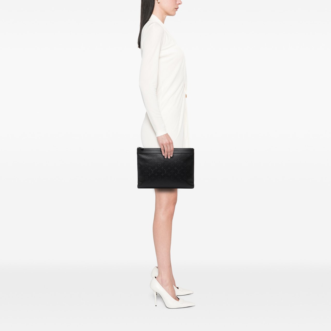 Louis Vuitton Monogram Shadow Discovery Pochette Zwart