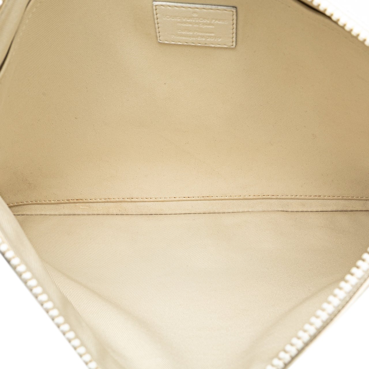 Louis Vuitton Monogram Taurillon A4 Pouch Wit
