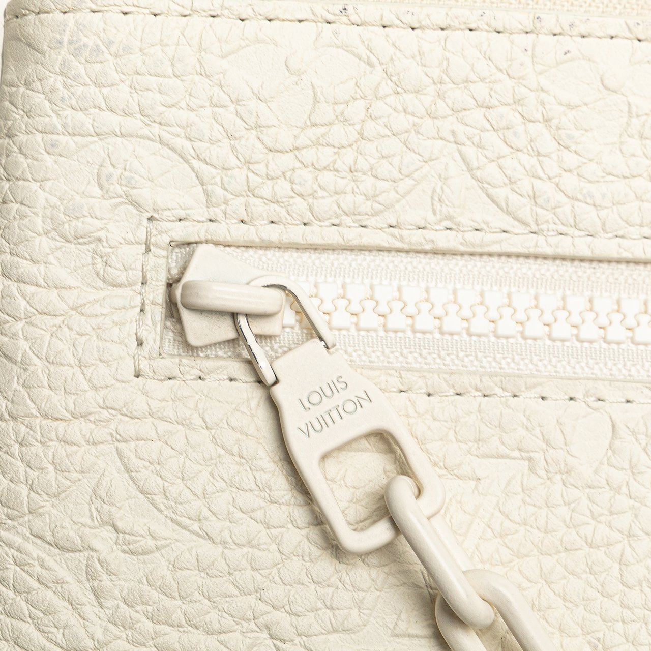 Louis Vuitton Monogram Taurillon A4 Pouch Wit