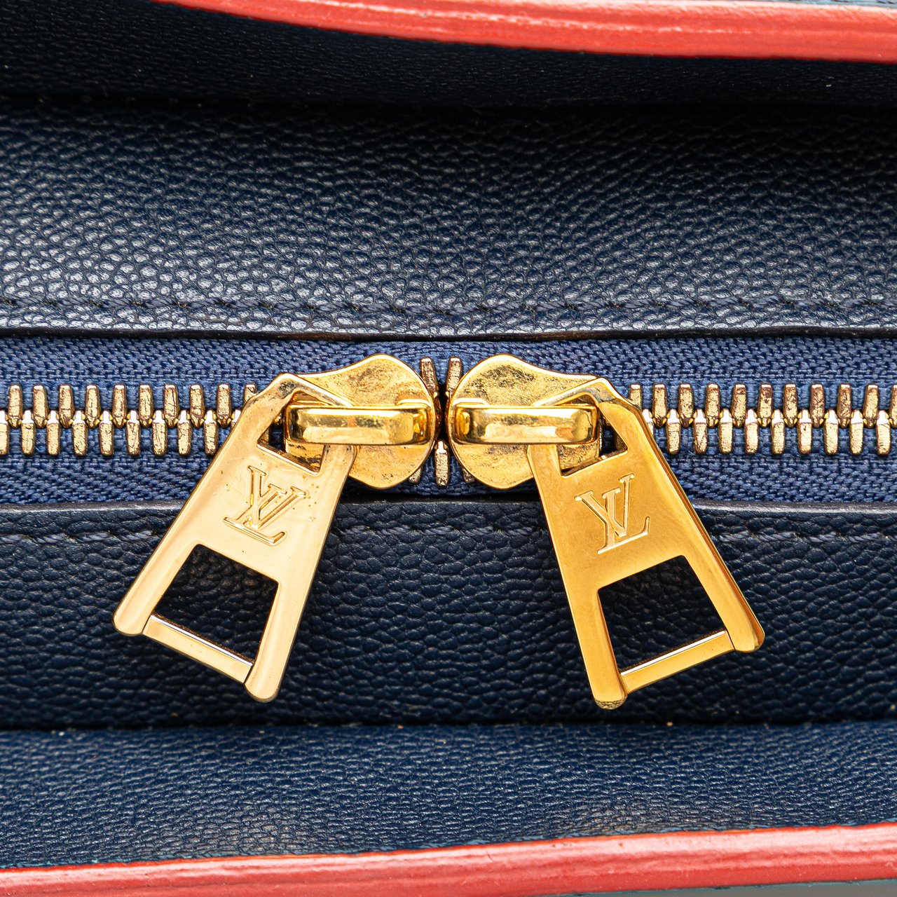 Louis Vuitton Epi Vaneau MM Blauw