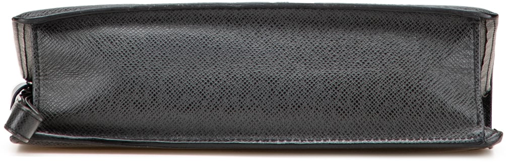 Louis Vuitton Taiga Selenga Zwart