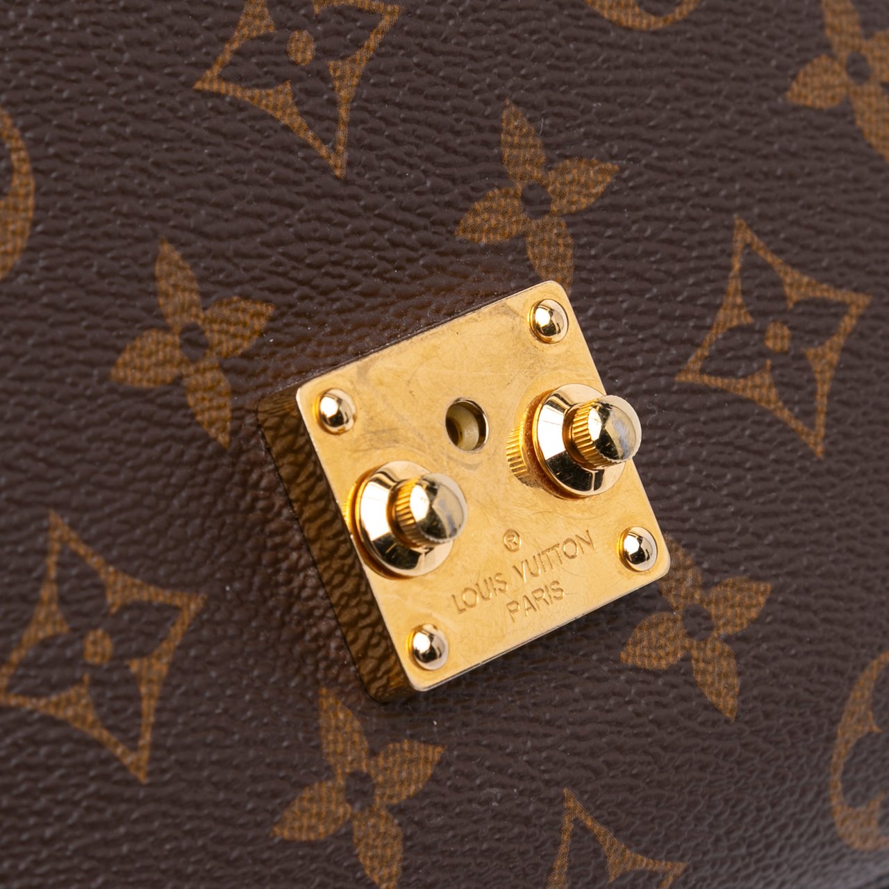 Louis Vuitton Monogram Pochette Metis Bruin