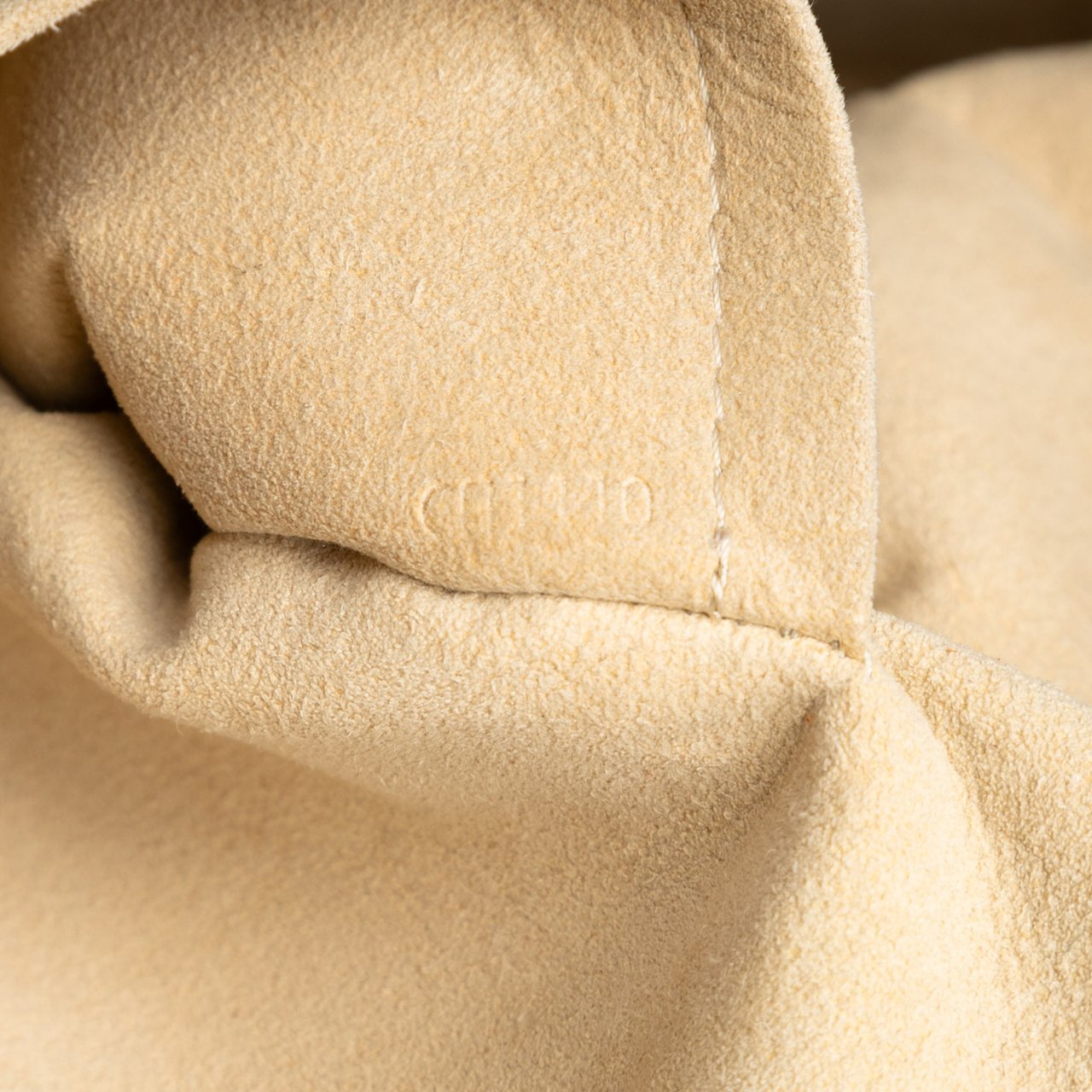 Louis Vuitton Damier Azur Hampstead MM Wit