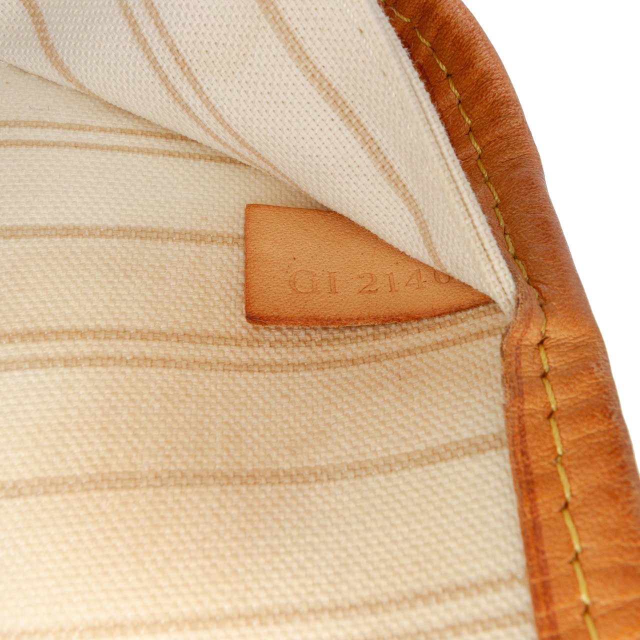 Louis Vuitton Damier Azur Neverfull MM Wit