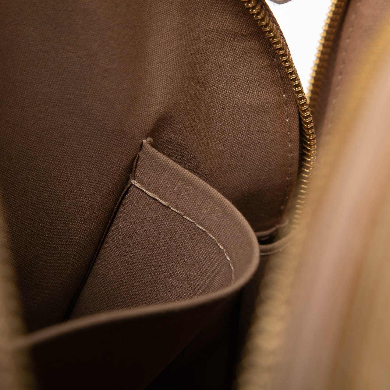 Louis Vuitton Monogram Vernis Alma PM Goud