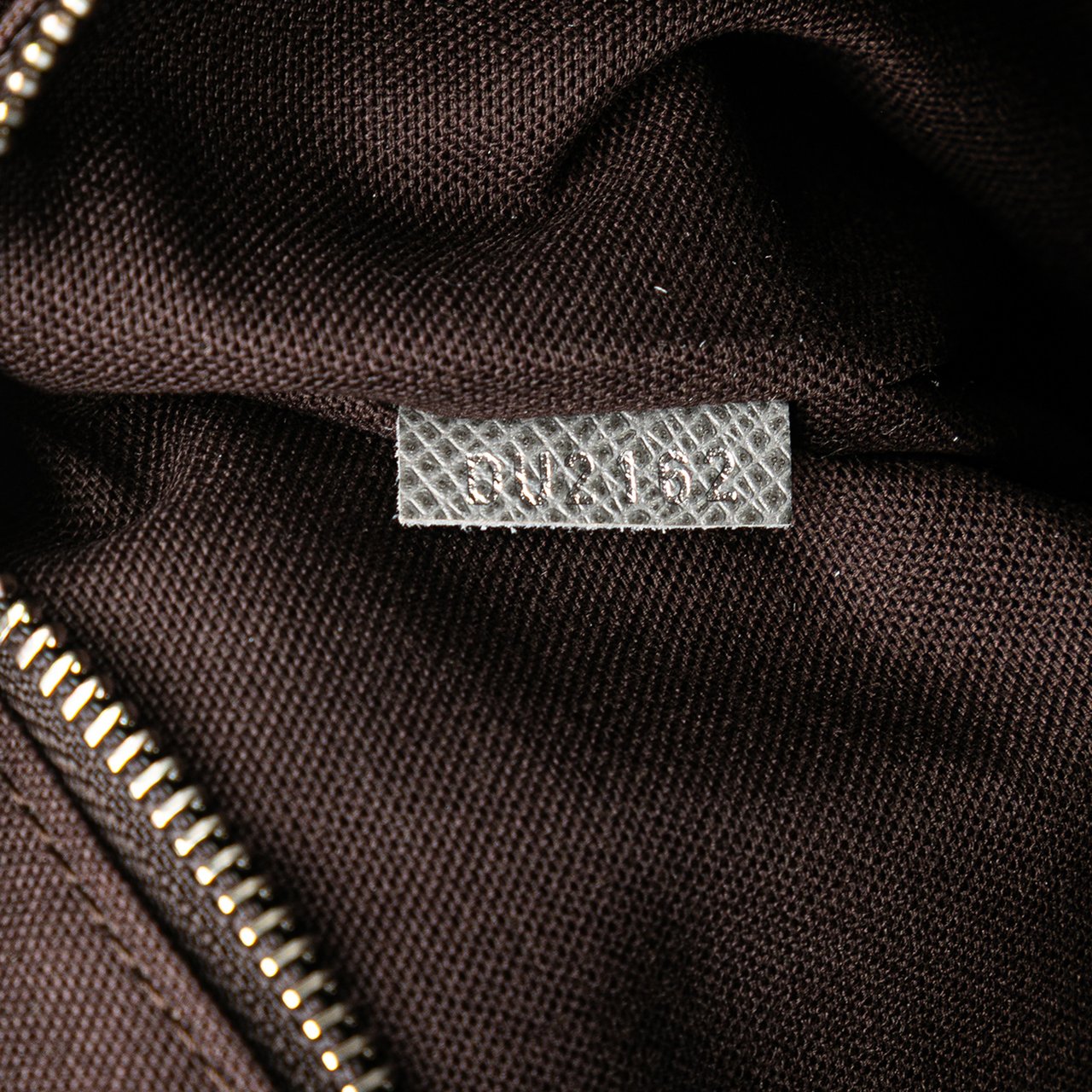 Louis Vuitton Taiga Roman MM Grijs