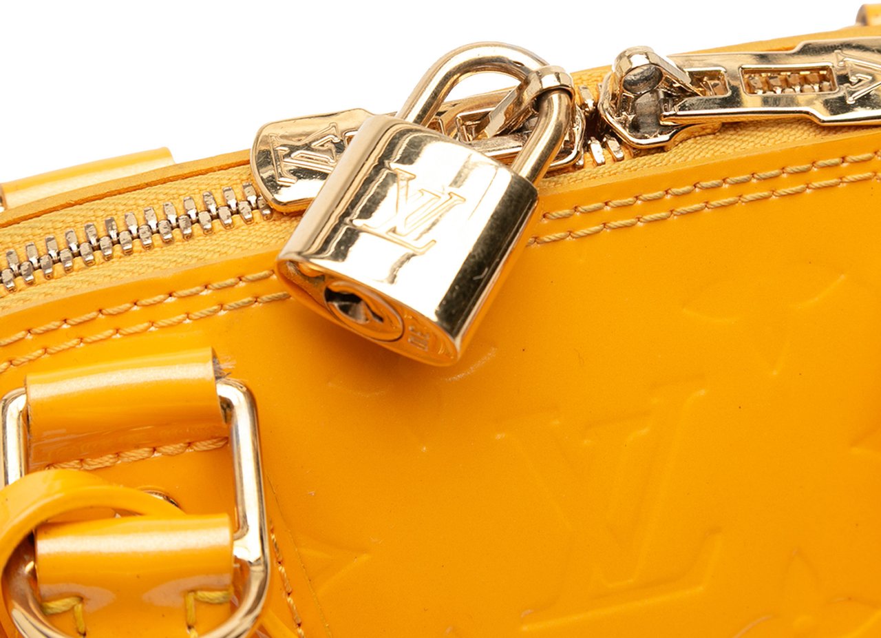 Louis Vuitton Monogram Vernis Alma BB Geel