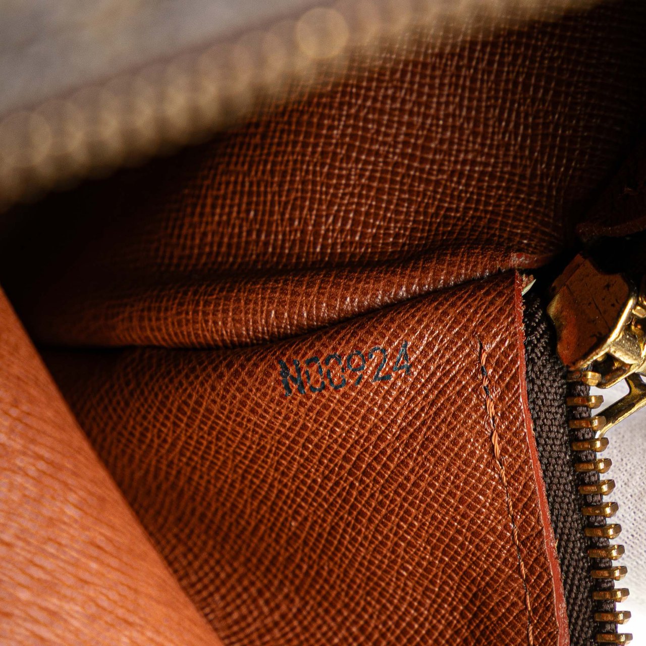 Louis Vuitton Monogram Papillon 26 Bruin