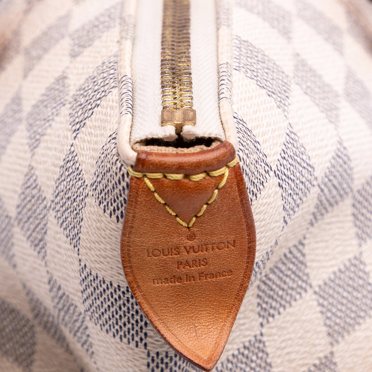 Louis Vuitton Damier Azur Totally MM Wit