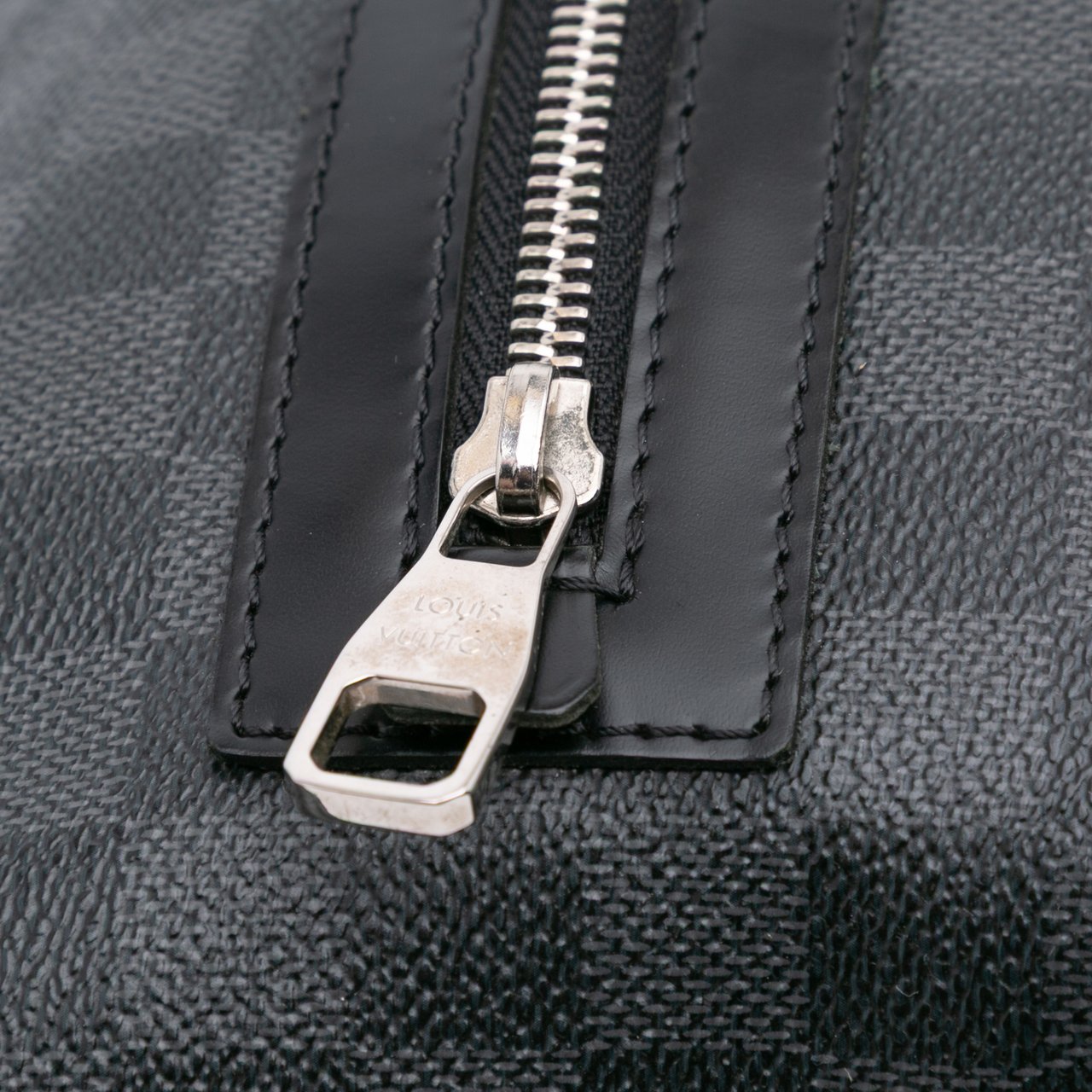 Louis Vuitton Damier Graphite Mick MM Zwart