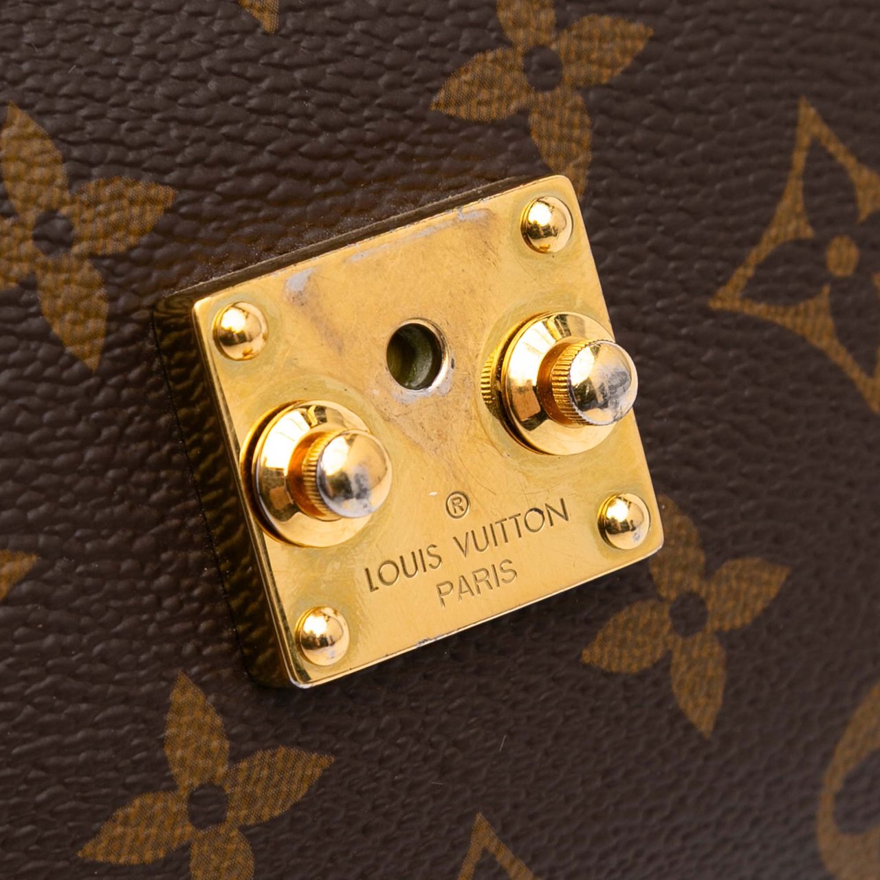 Louis Vuitton Monogram Pochette Metis Bruin