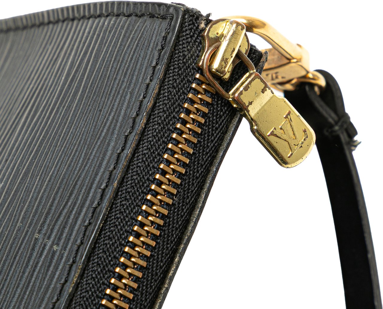 Louis Vuitton Epi Pochette Accessoires Zwart