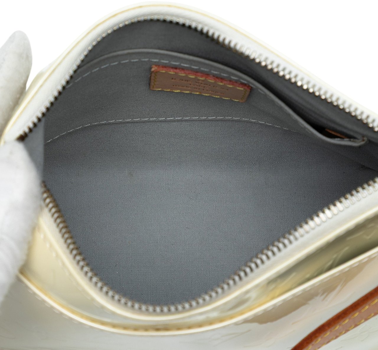 Louis Vuitton Monogram Vernis Minna Street Wit