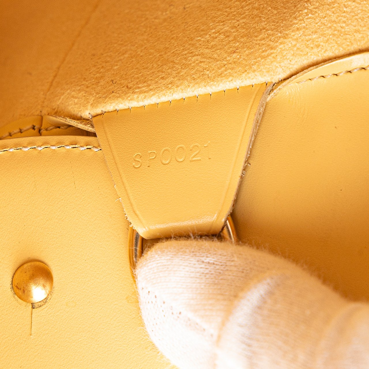 Louis Vuitton Epi Sac Verseau Bruin