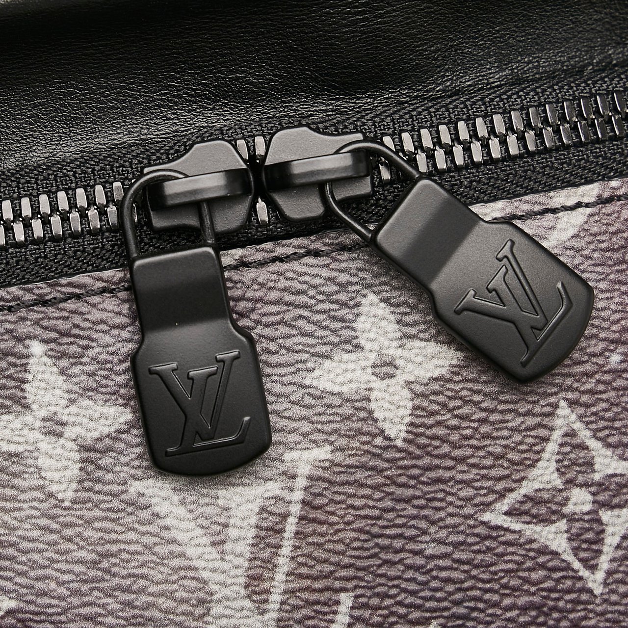 Louis Vuitton Monogram Galaxy Discovery Bumbag Zwart