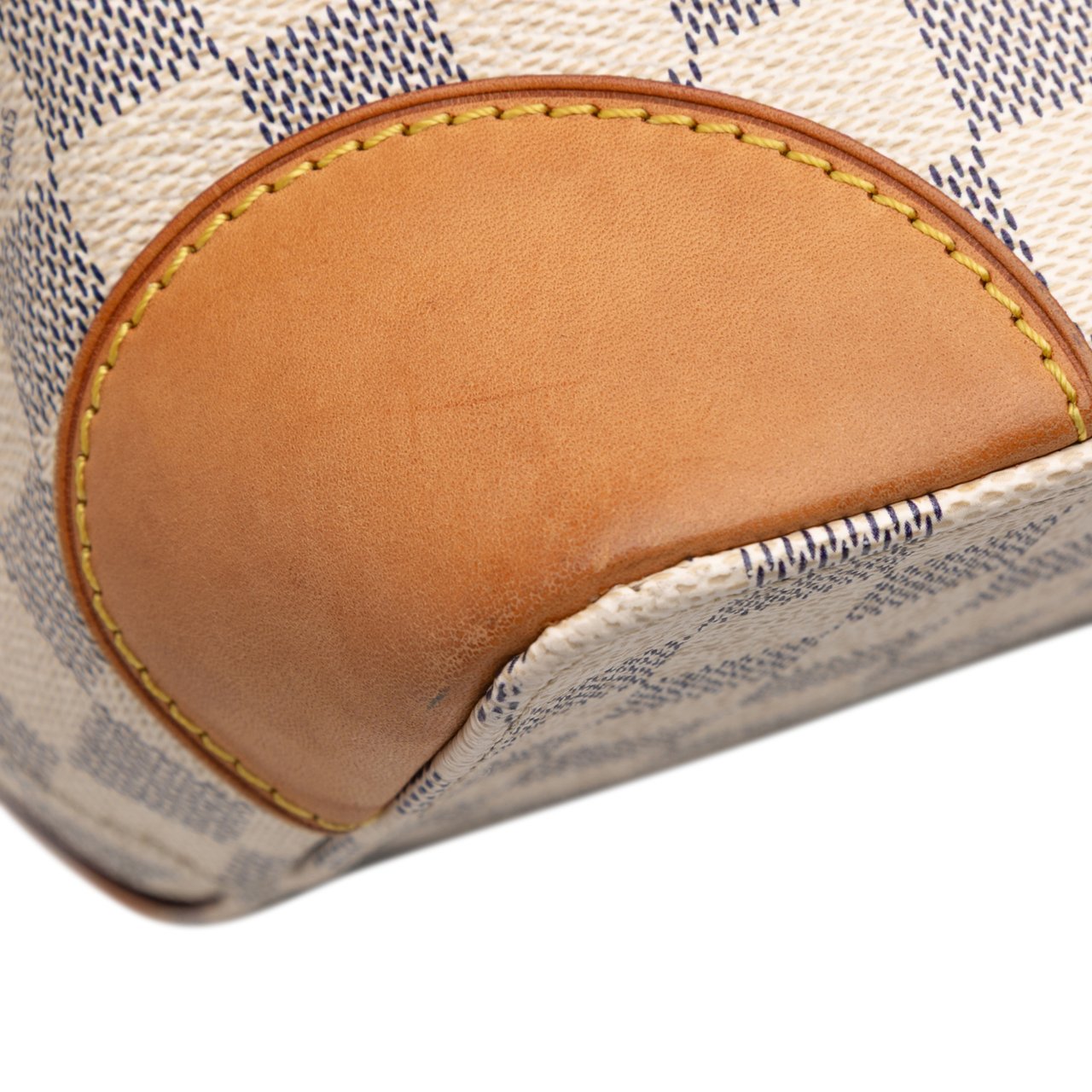 Louis Vuitton Damier Azur Hampstead PM Wit