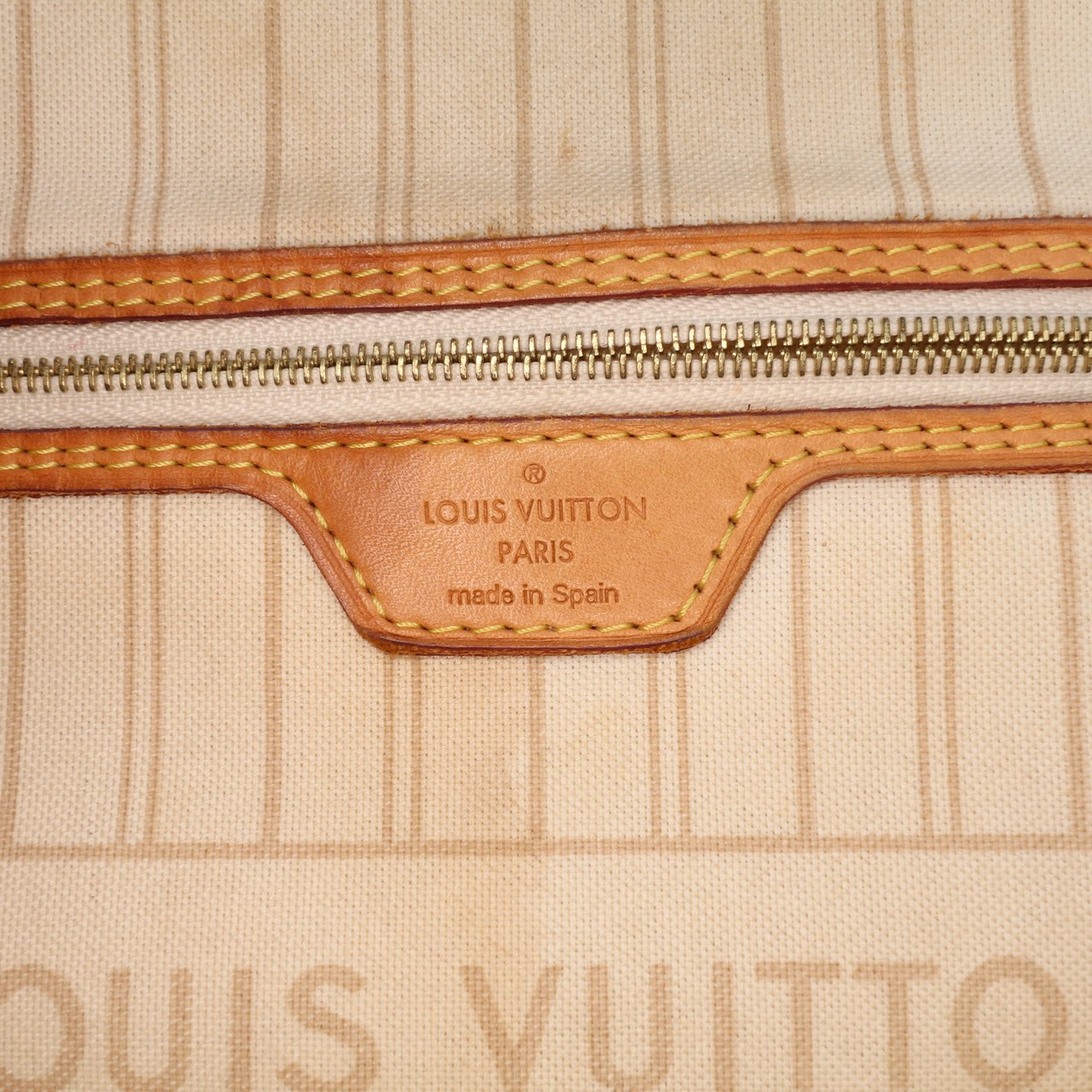Louis Vuitton Damier Azur Neverfull MM Wit