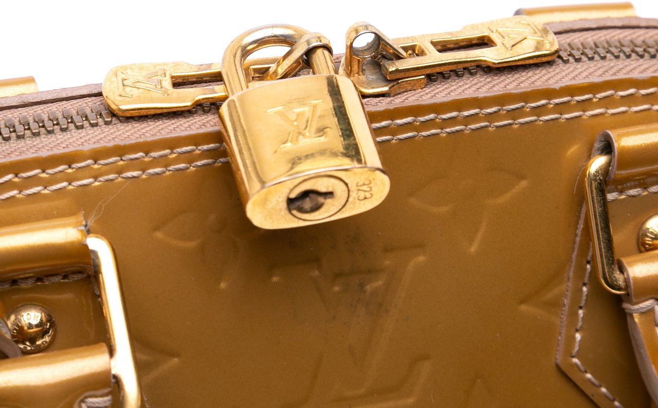 Louis Vuitton Monogram Vernis Alma BB Goud