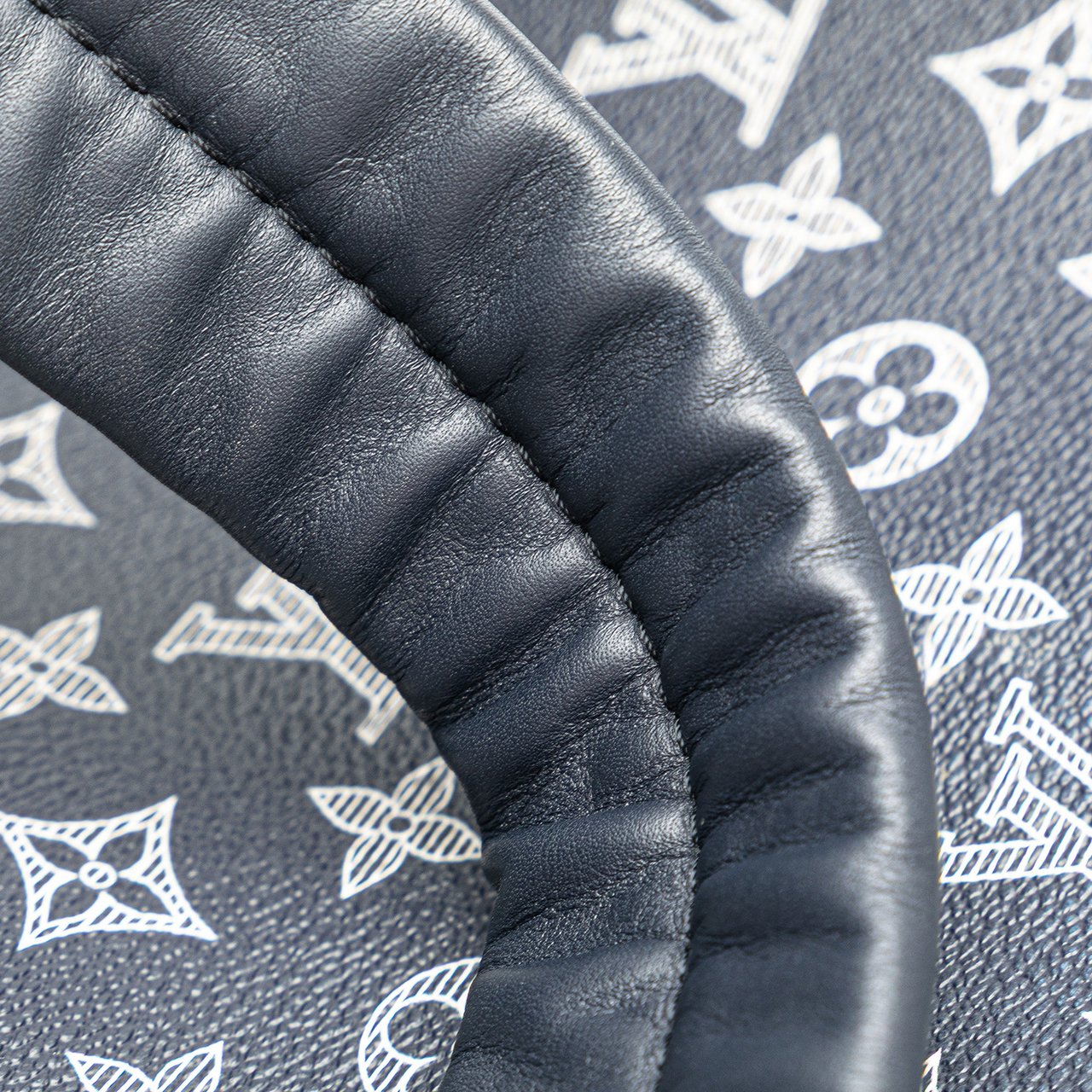 Louis Vuitton Monogram Upside Down Ink Apollo Blauw
