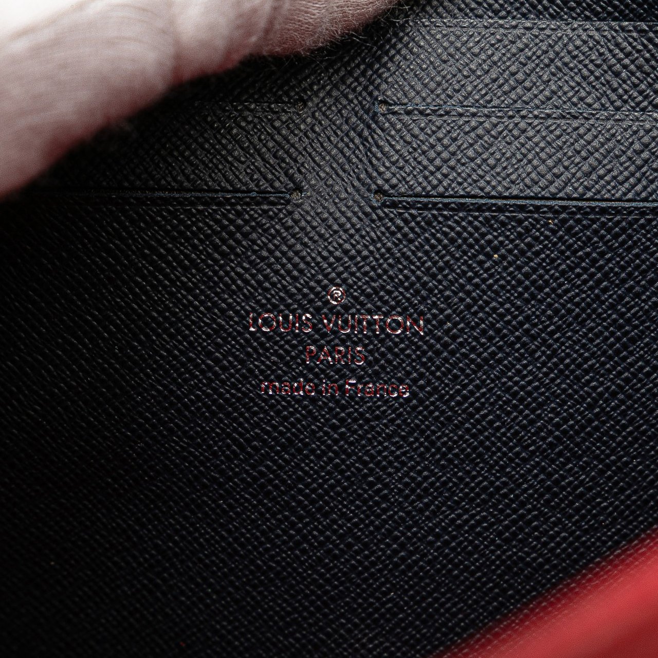 Louis Vuitton Taiga Pochette Voyage MM Rood