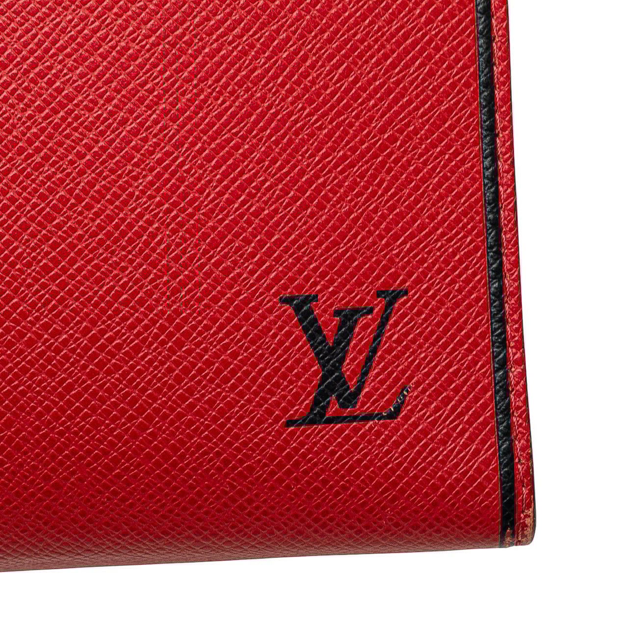 Louis Vuitton Taiga Pochette Voyage MM Rood