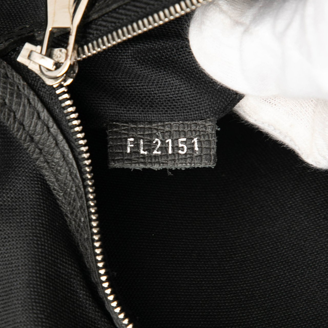 Louis Vuitton Taiga Neo Igor Briefcase Zwart