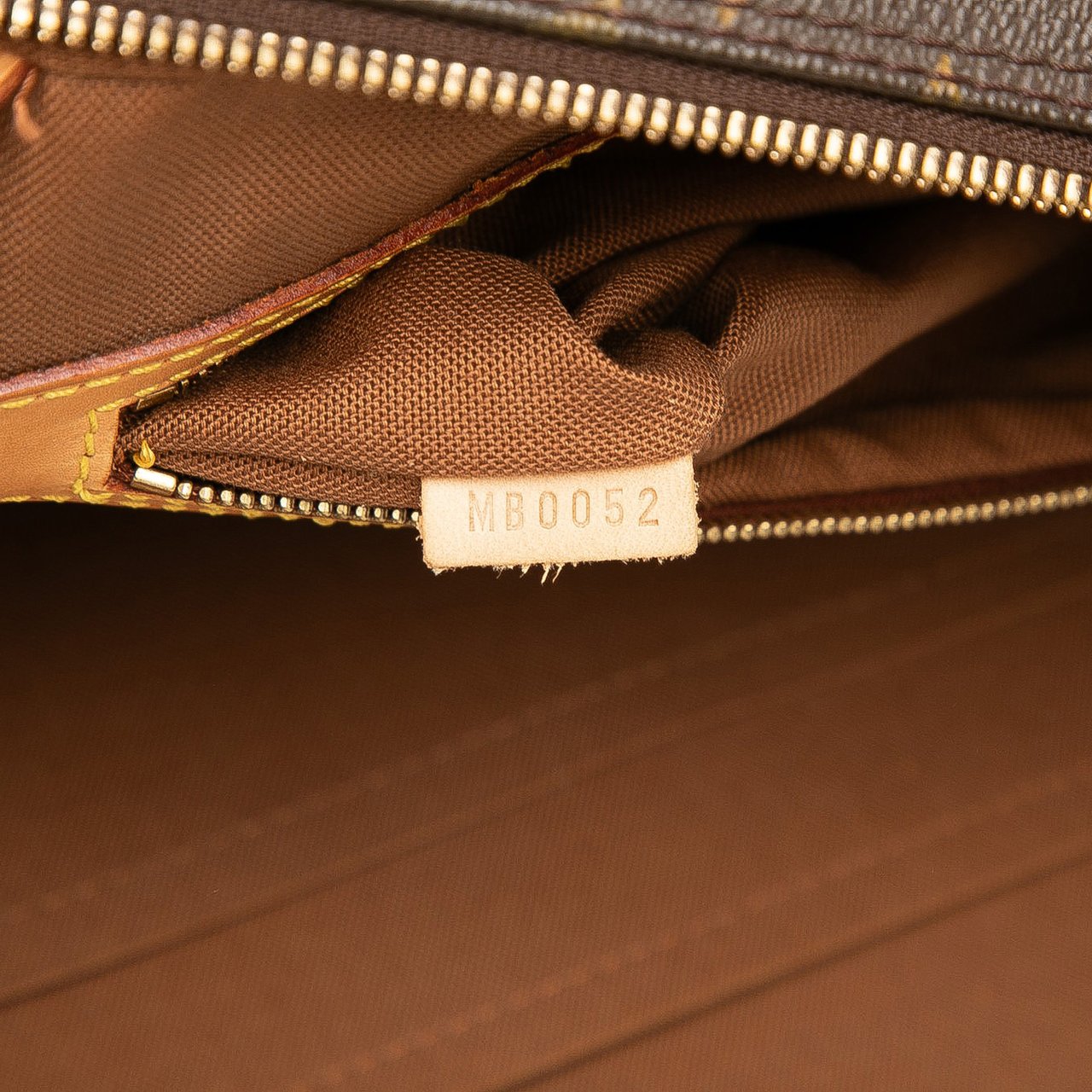 Louis Vuitton Monogram Pegase Porte Documents Bruin