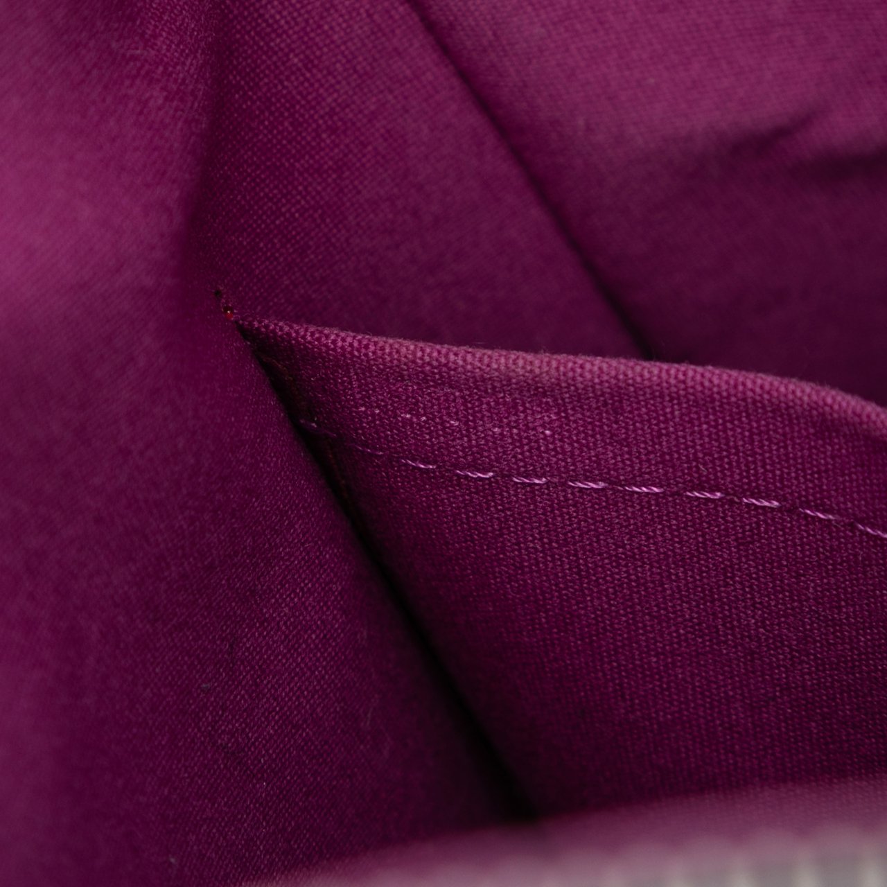 Louis Vuitton Epi Lockit Vertical Paars