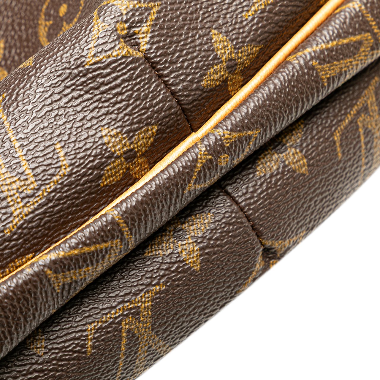 Louis Vuitton Monogram Croissant MM Bruin