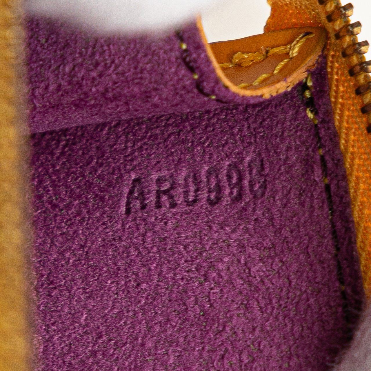 Louis Vuitton Epi Pochette Accessoires Geel