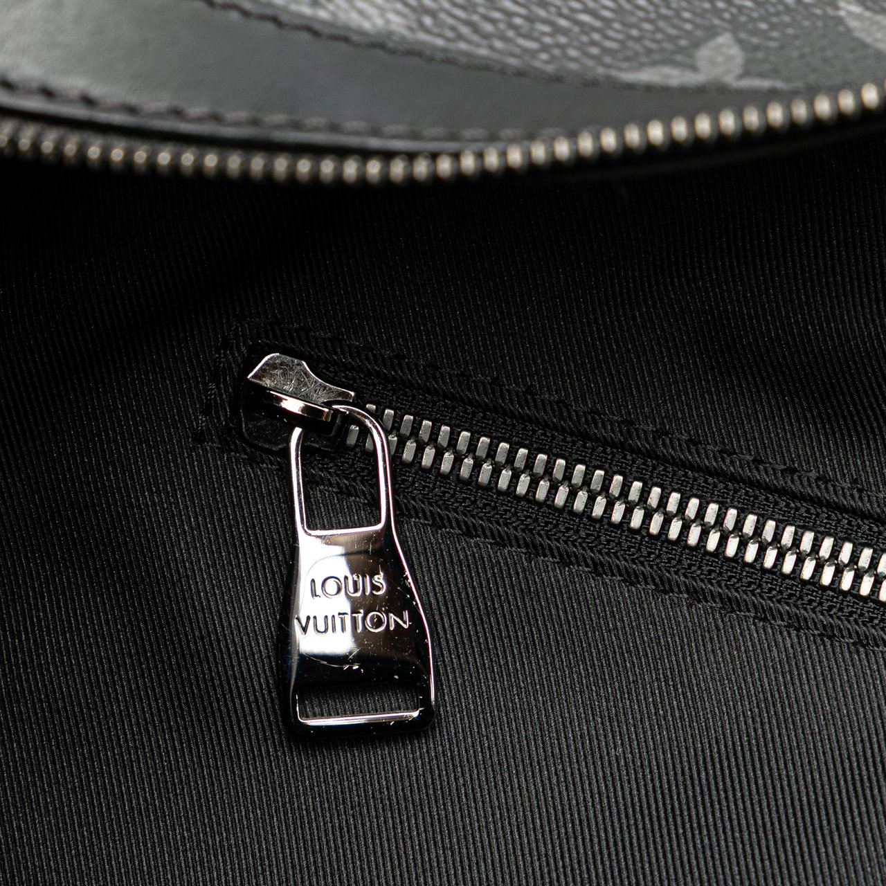Louis Vuitton Monogram Eclipse Apollo All Day Zwart