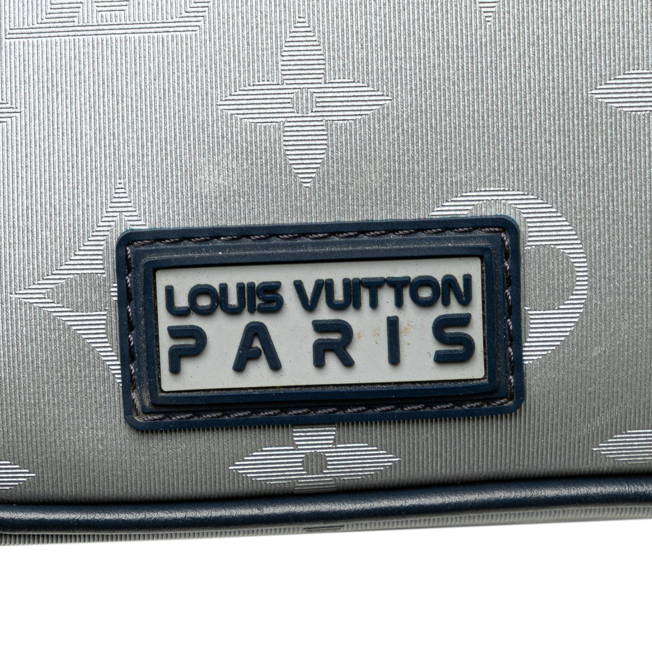 Louis Vuitton Monogram Satellite Alpha Clutch Grijs